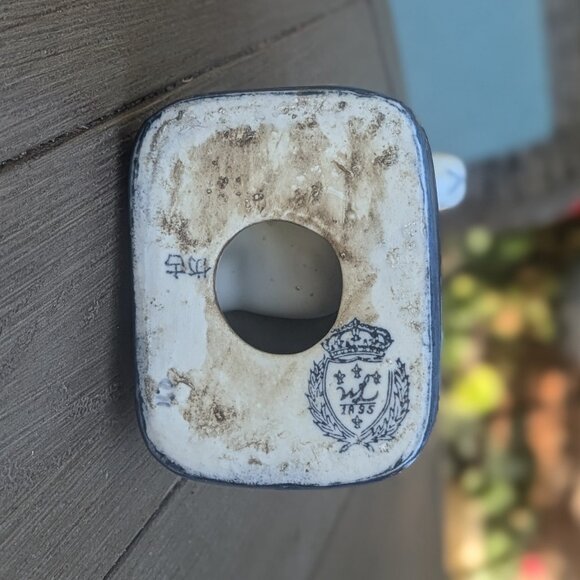 Wong Lee Porcelain Blue and White Dog - Picture 6 of 6